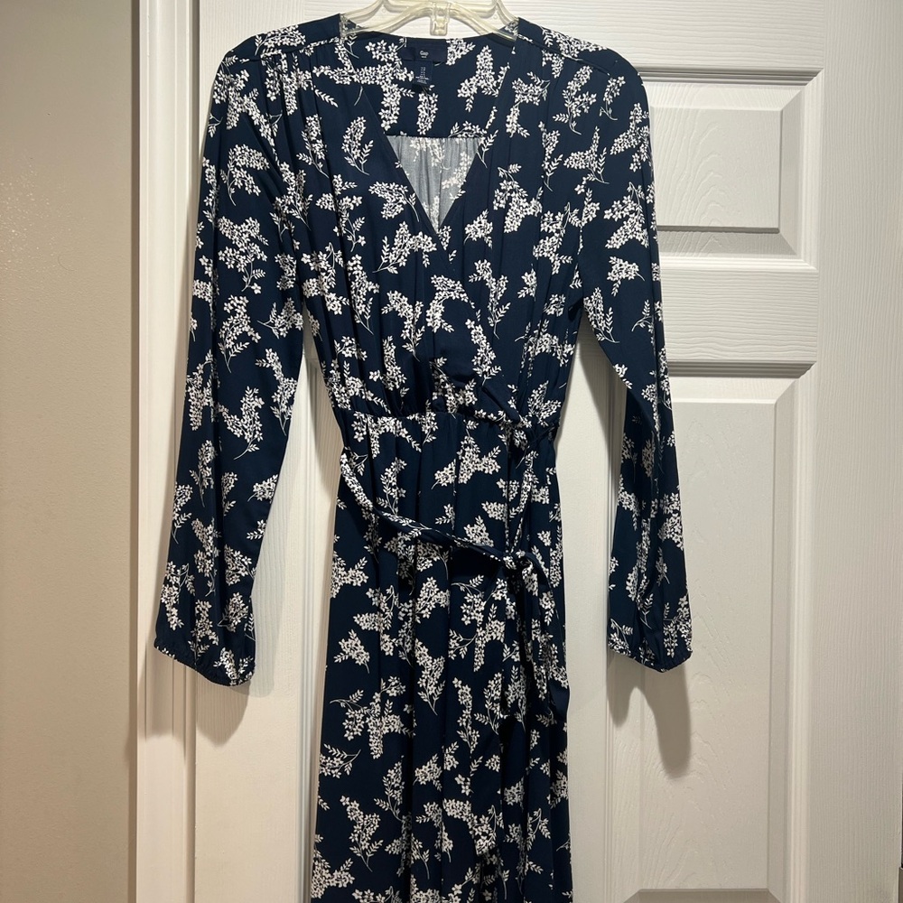 Women’s knee length blue and white dress